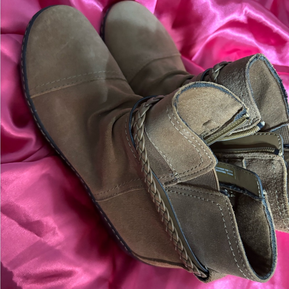 Clarks‎ Collection 9 Womens Suede Side Zip Braided Ankle Boots Booties